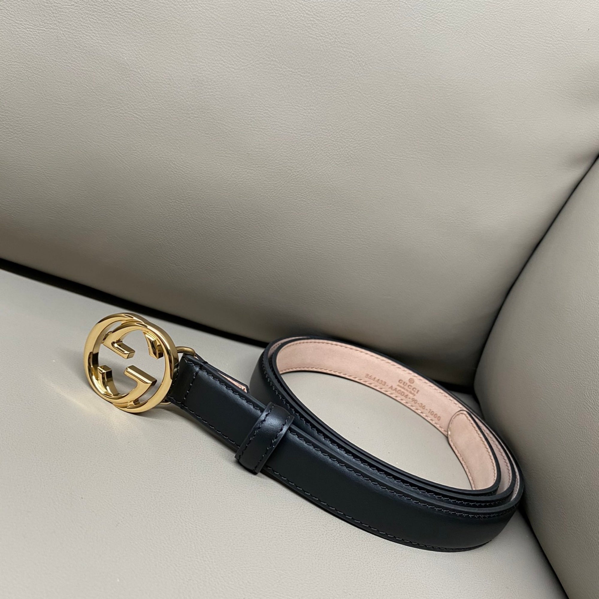 Gucci Women's Leather Belt – 2.0cm Slim Width
